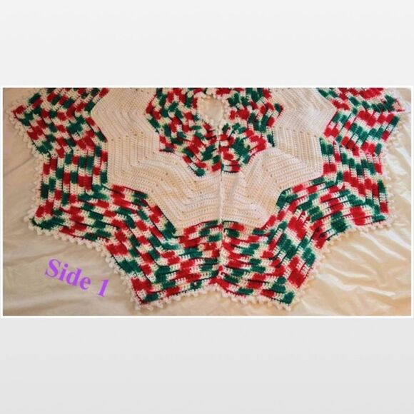 Vintage Christmas Tree Skirt Hand Crochet Snowflake Red Green White Grandma 70s - Picture 7 of 16